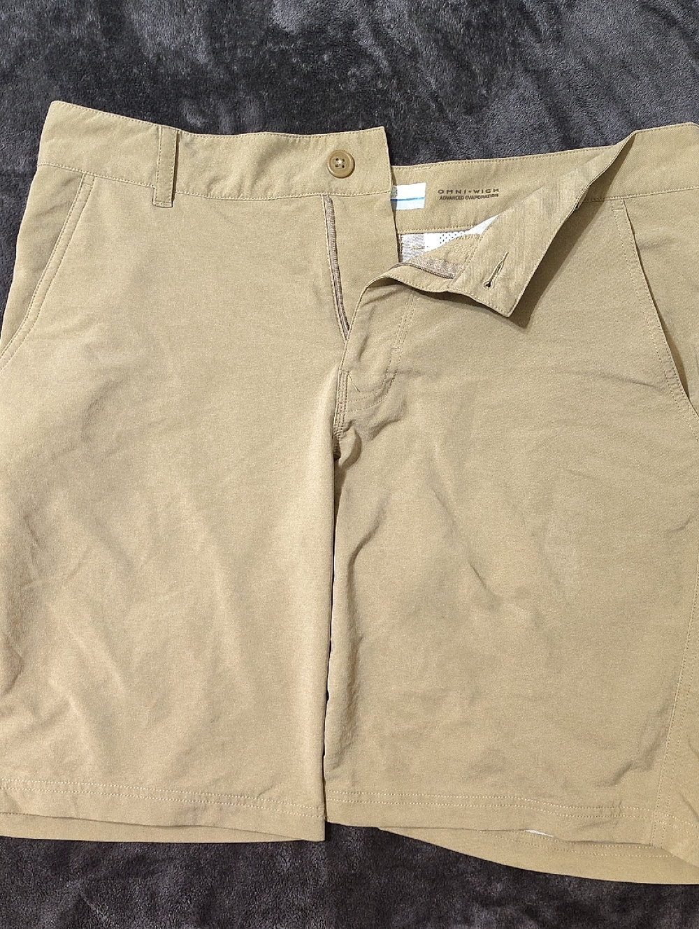 Columbia Olive/Tan Omni-Wick Performance Shorts